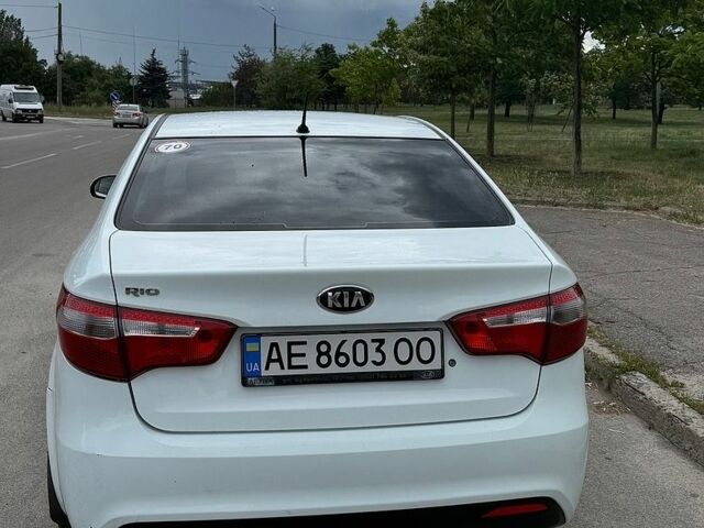 Білий Кіа Ріо, об'ємом двигуна 1.37 л та пробігом 125 тис. км за 8000 $, фото 1 на Automoto.ua