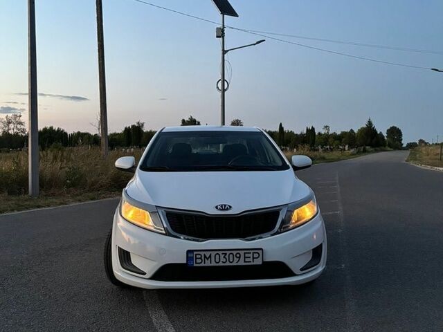 Белый Киа Рио, объемом двигателя 1.4 л и пробегом 190 тыс. км за 7000 $, фото 1 на Automoto.ua