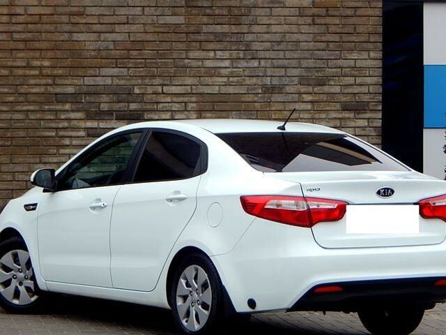 Белый Киа Рио, объемом двигателя 1.6 л и пробегом 76 тыс. км за 325000 $, фото 3 на Automoto.ua