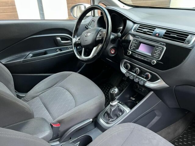 Белый Киа Рио, объемом двигателя 1.4 л и пробегом 149 тыс. км за 6700 $, фото 5 на Automoto.ua