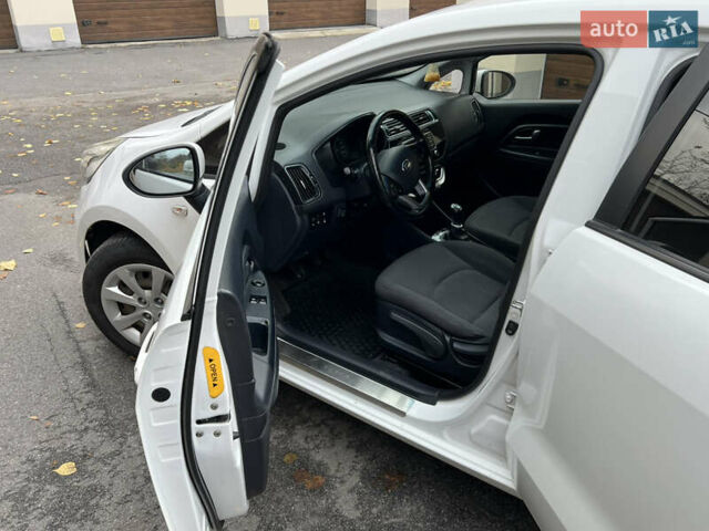 Киа Рио 2015 в Виннице на Automoto.ua Белый Киа Рио, объемом двигателя 1.4 л и пробегом 143 тыс. км за 6700 $, фото 20 на Automoto.ua