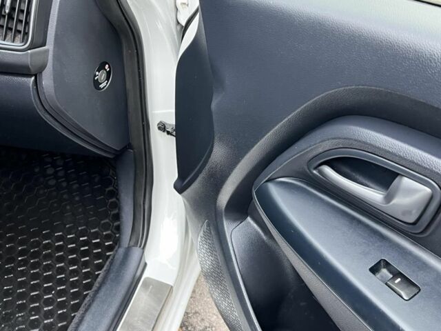 Белый Киа Рио, объемом двигателя 1.4 л и пробегом 149 тыс. км за 6700 $, фото 6 на Automoto.ua