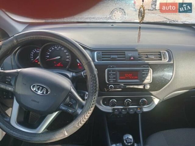 Белый Киа Рио, объемом двигателя 1.4 л и пробегом 136 тыс. км за 4000 $, фото 6 на Automoto.ua