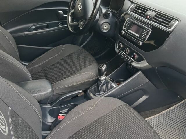 Белый Киа Рио, объемом двигателя 1.4 л и пробегом 137 тыс. км за 6400 $, фото 9 на Automoto.ua