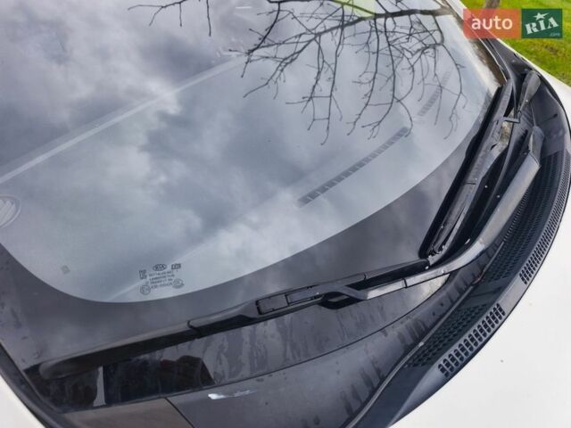 Белый Киа Рио, объемом двигателя 1.25 л и пробегом 85 тыс. км за 8400 $, фото 12 на Automoto.ua