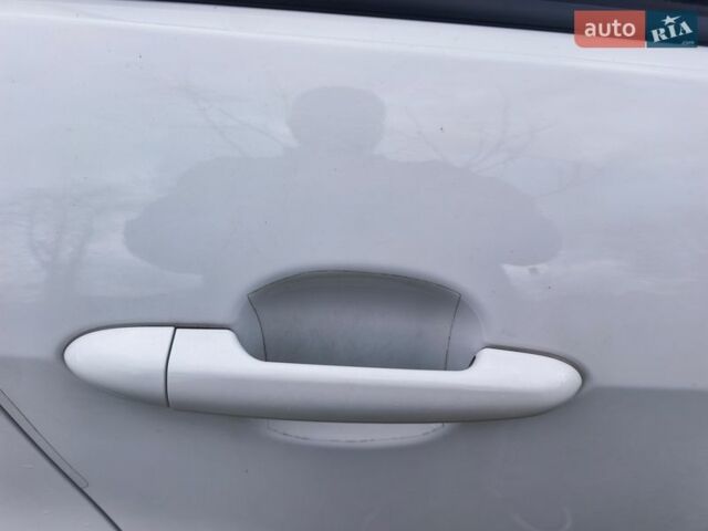 Белый Киа Рио, объемом двигателя 1.25 л и пробегом 85 тыс. км за 8100 $, фото 9 на Automoto.ua