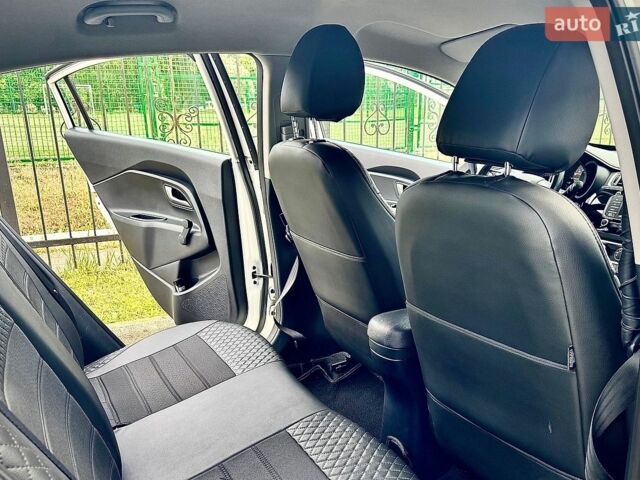 Белый Киа Рио, объемом двигателя 1.4 л и пробегом 160 тыс. км за 9100 $, фото 11 на Automoto.ua