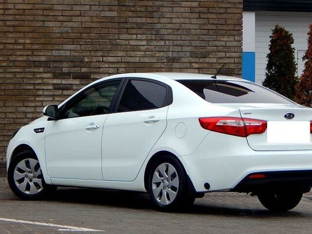 Белый Киа Рио, объемом двигателя 1.6 л и пробегом 76 тыс. км за 325000 $, фото 8 на Automoto.ua