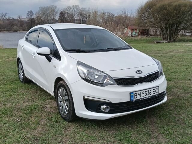 Белый Киа Рио, объемом двигателя 1.4 л и пробегом 137 тыс. км за 6400 $, фото 2 на Automoto.ua