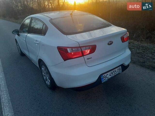 Белый Киа Рио, объемом двигателя 1.4 л и пробегом 159 тыс. км за 9800 $, фото 1 на Automoto.ua
