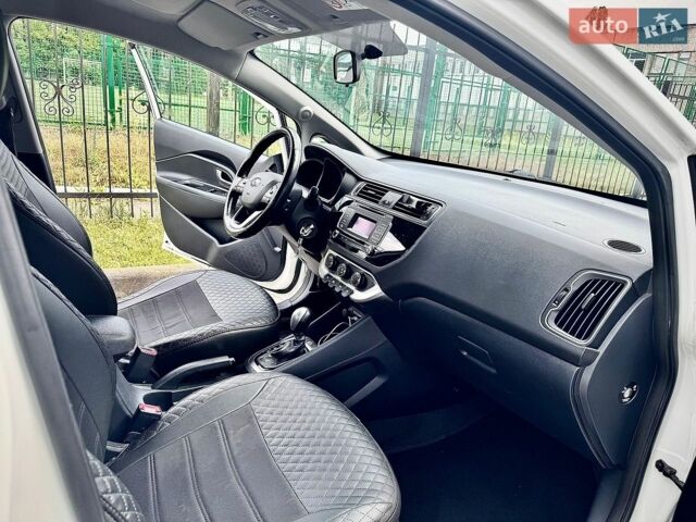 Белый Киа Рио, объемом двигателя 1.4 л и пробегом 160 тыс. км за 9100 $, фото 8 на Automoto.ua