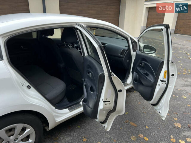Киа Рио 2015 в Виннице на Automoto.ua Белый Киа Рио, объемом двигателя 1.4 л и пробегом 143 тыс. км за 6700 $, фото 12 на Automoto.ua