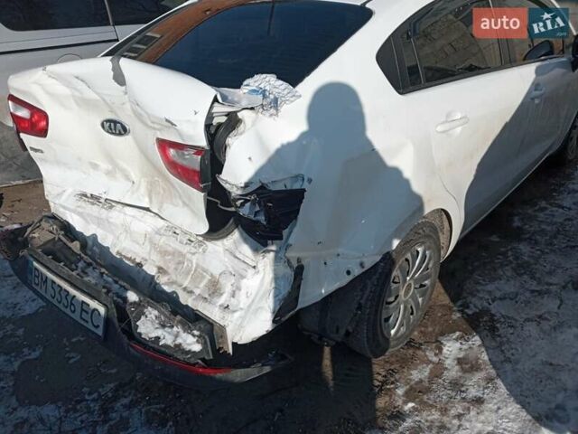Белый Киа Рио, объемом двигателя 1.4 л и пробегом 136 тыс. км за 4000 $, фото 3 на Automoto.ua