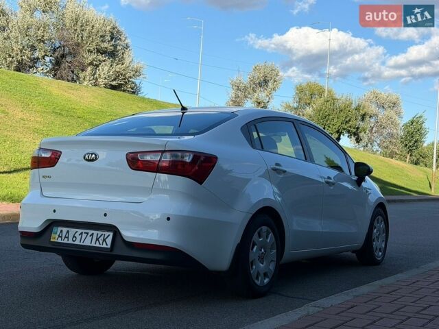 Белый Киа Рио, объемом двигателя 1.4 л и пробегом 126 тыс. км за 10400 $, фото 8 на Automoto.ua