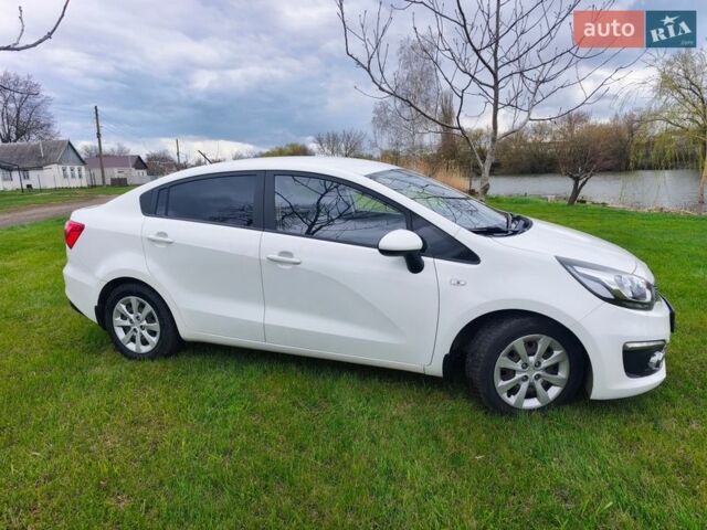 Белый Киа Рио, объемом двигателя 1.25 л и пробегом 85 тыс. км за 8400 $, фото 4 на Automoto.ua