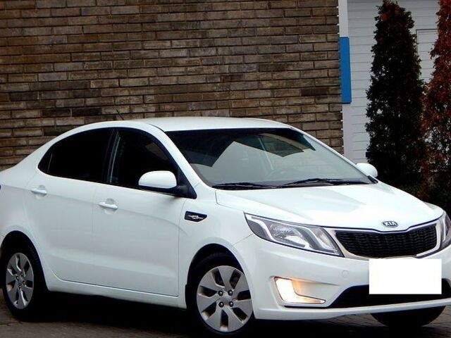 Белый Киа Рио, объемом двигателя 1.6 л и пробегом 76 тыс. км за 325000 $, фото 1 на Automoto.ua
