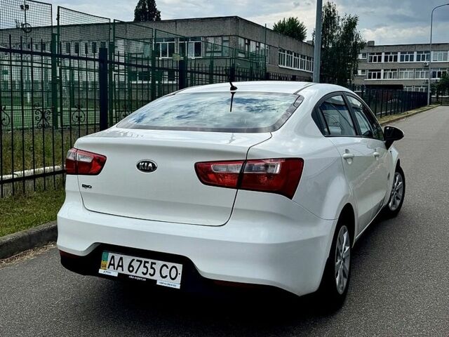 Белый Киа Рио, объемом двигателя 1.4 л и пробегом 160 тыс. км за 9100 $, фото 2 на Automoto.ua