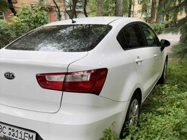 Білий Кіа Ріо, об'ємом двигуна 1.4 л та пробігом 203 тис. км за 9734 $, фото 3 на Automoto.ua