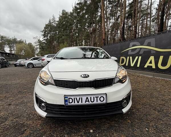 Киа Рио 2016 в Киеве на Automoto.ua Белый Киа Рио, объемом двигателя 1.4 л и пробегом 145 тыс. км за 10200 $, фото 2 на Automoto.ua