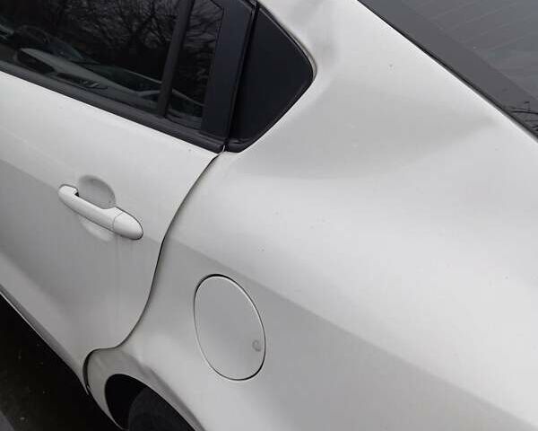 Белый Киа Рио, объемом двигателя 1.4 л и пробегом 85 тыс. км за 3000 $, фото 8 на Automoto.ua
