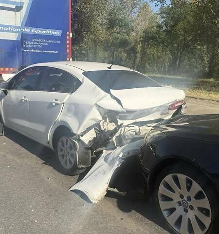 Белый Киа Рио, объемом двигателя 1.4 л и пробегом 85 тыс. км за 3000 $, фото 19 на Automoto.ua