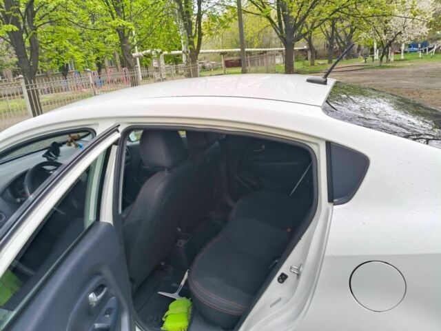 Белый Киа Рио, объемом двигателя 1.6 л и пробегом 133 тыс. км за 8500 $, фото 4 на Automoto.ua