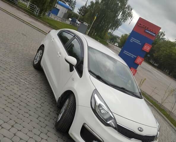 Белый Киа Рио, объемом двигателя 1.4 л и пробегом 29 тыс. км за 11500 $, фото 5 на Automoto.ua