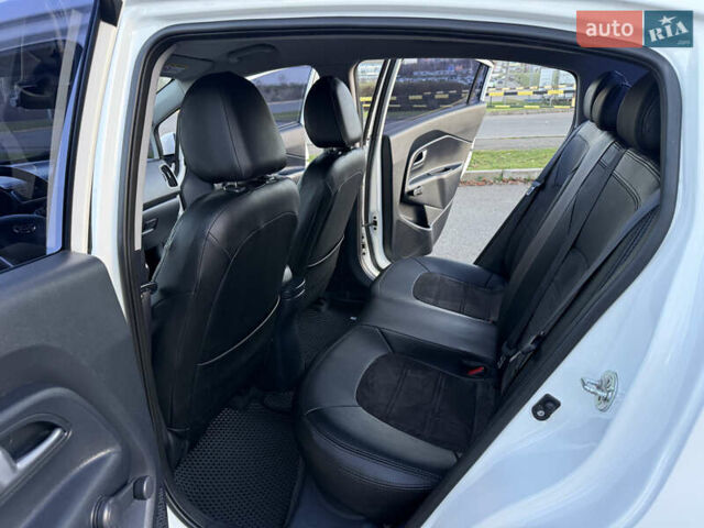 Білий Кіа Ріо, об'ємом двигуна 1.4 л та пробігом 132 тис. км за 9300 $, фото 21 на Automoto.ua