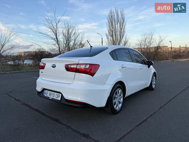 Білий Кіа Ріо, об'ємом двигуна 1.4 л та пробігом 132 тис. км за 9300 $, фото 5 на Automoto.ua