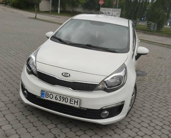 Белый Киа Рио, объемом двигателя 1.4 л и пробегом 29 тыс. км за 11500 $, фото 3 на Automoto.ua