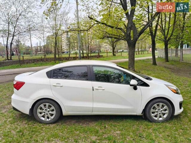 Білий Кіа Ріо, об'ємом двигуна 1.59 л та пробігом 133 тис. км за 7600 $, фото 1 на Automoto.ua