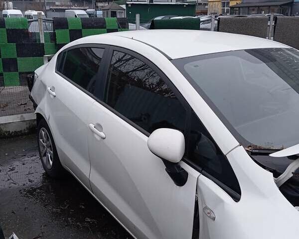 Белый Киа Рио, объемом двигателя 1.4 л и пробегом 85 тыс. км за 3000 $, фото 15 на Automoto.ua