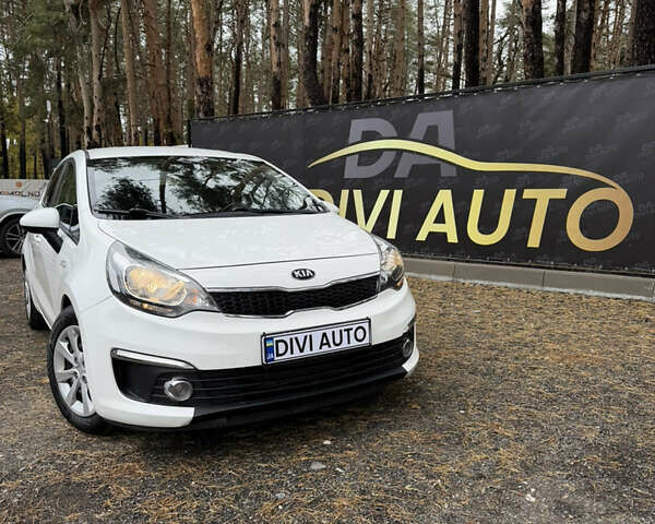 Киа Рио 2016 в Киеве на Automoto.ua Белый Киа Рио, объемом двигателя 1.4 л и пробегом 145 тыс. км за 10200 $, фото 1 на Automoto.ua
