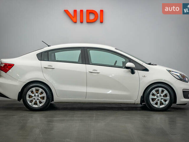 Білий Кіа Ріо, об'ємом двигуна 1.4 л та пробігом 193 тис. км за 9864 $, фото 3 на Automoto.ua