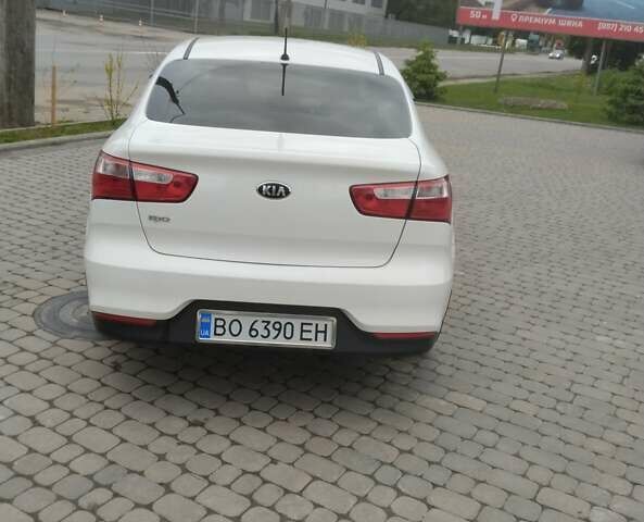 Белый Киа Рио, объемом двигателя 1.4 л и пробегом 29 тыс. км за 11500 $, фото 1 на Automoto.ua