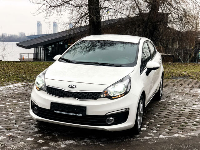 Белый Киа Рио, объемом двигателя 1.4 л и пробегом 8 тыс. км за 11999 $, фото 2 на Automoto.ua