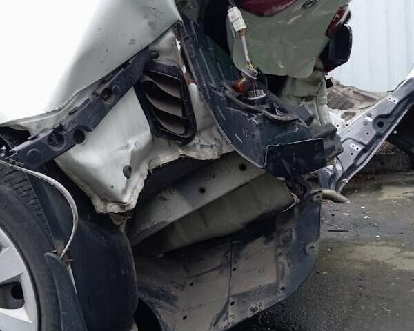 Белый Киа Рио, объемом двигателя 1.4 л и пробегом 85 тыс. км за 3000 $, фото 1 на Automoto.ua