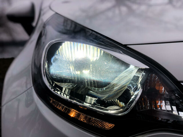 Белый Киа Рио, объемом двигателя 1.4 л и пробегом 8 тыс. км за 11999 $, фото 6 на Automoto.ua