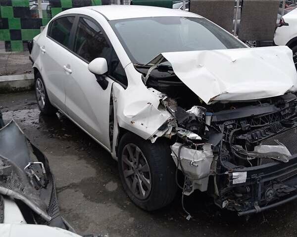 Белый Киа Рио, объемом двигателя 1.4 л и пробегом 85 тыс. км за 3000 $, фото 16 на Automoto.ua