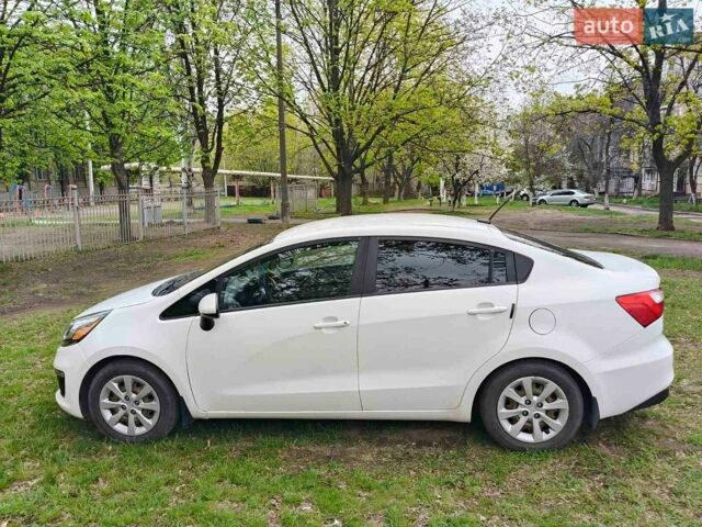 Білий Кіа Ріо, об'ємом двигуна 1.59 л та пробігом 133 тис. км за 7600 $, фото 3 на Automoto.ua