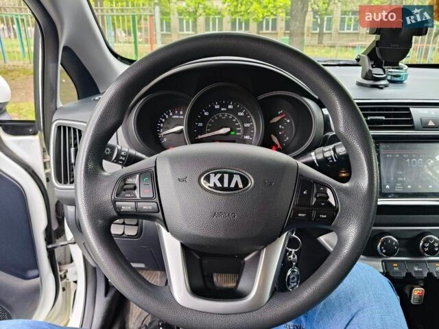Белый Киа Рио, объемом двигателя 1.59 л и пробегом 133 тыс. км за 7600 $, фото 10 на Automoto.ua