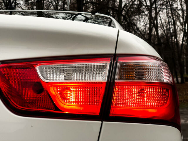 Белый Киа Рио, объемом двигателя 1.4 л и пробегом 8 тыс. км за 11999 $, фото 7 на Automoto.ua