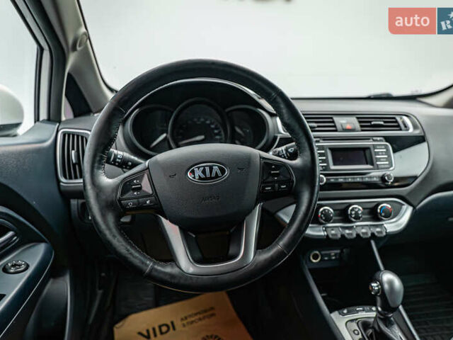 Білий Кіа Ріо, об'ємом двигуна 1.4 л та пробігом 193 тис. км за 9864 $, фото 11 на Automoto.ua