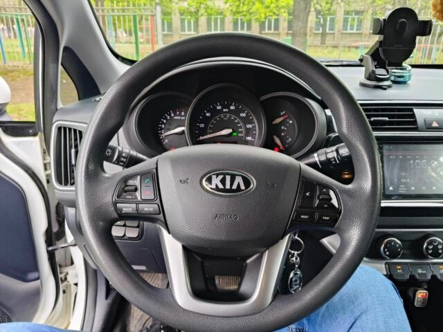 Белый Киа Рио, объемом двигателя 1.6 л и пробегом 133 тыс. км за 8500 $, фото 10 на Automoto.ua