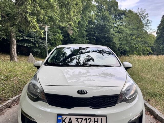 Белый Киа Рио, объемом двигателя 1.6 л и пробегом 174 тыс. км за 8600 $, фото 1 на Automoto.ua