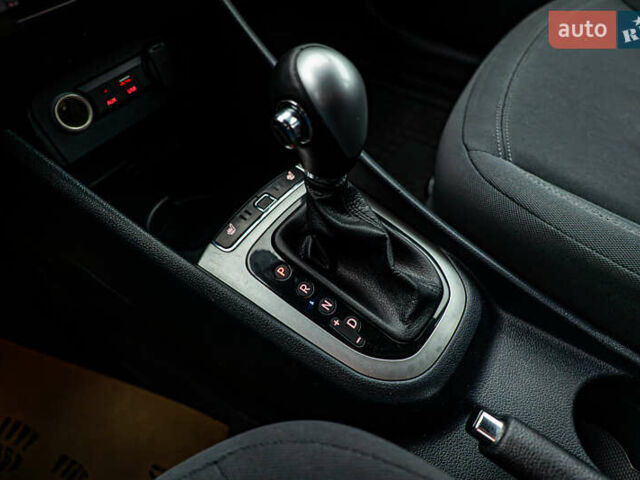 Білий Кіа Ріо, об'ємом двигуна 1.4 л та пробігом 193 тис. км за 9864 $, фото 16 на Automoto.ua