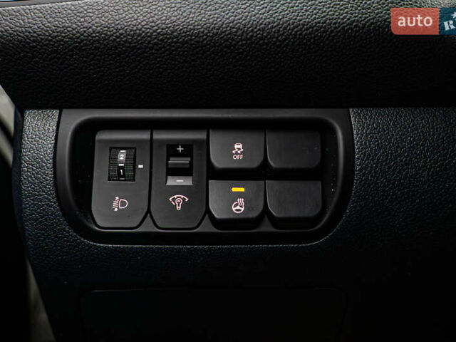 Білий Кіа Ріо, об'ємом двигуна 1.4 л та пробігом 193 тис. км за 9864 $, фото 14 на Automoto.ua