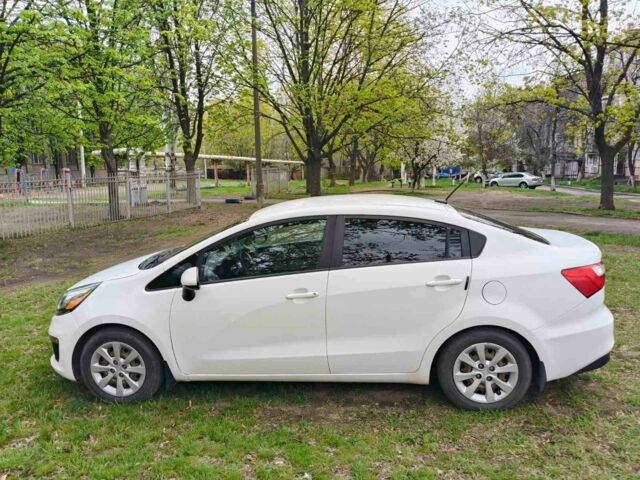 Белый Киа Рио, объемом двигателя 1.6 л и пробегом 133 тыс. км за 8500 $, фото 3 на Automoto.ua