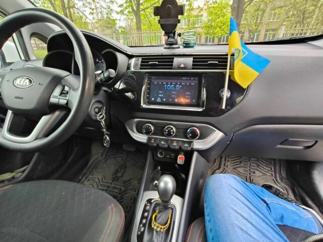 Белый Киа Рио, объемом двигателя 1.6 л и пробегом 133 тыс. км за 8500 $, фото 7 на Automoto.ua