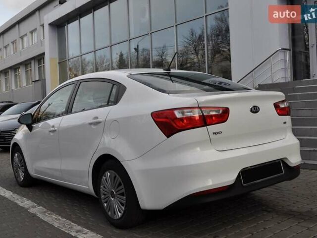 Белый Киа Рио, объемом двигателя 1.6 л и пробегом 117 тыс. км за 9800 $, фото 3 на Automoto.ua
